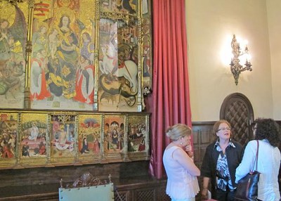 S.Mestres i M.Rosa Ball amb l'ambaixadora de Bòsnia i Hercegovina, qui ha agraït els anys de solidaritat de l’Ajuntament de Lleida a través dels proj….