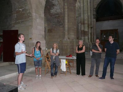 Els joves han tornat a catalogar peces escultòriques del fons patrimonial en el camp de treball d'estiu.