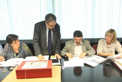 L'alcalde de Lleida, Àngel Ros, ha presidit l'obertura pública del sobre 2 del concurs per la gestió i explotació del Mercat del Pla.