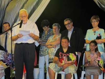 La gran participació i la integració de les entitats del bari en els actes festius són dos aspectes que l’alcalde ha destacat en l’acte inaugural, qu….