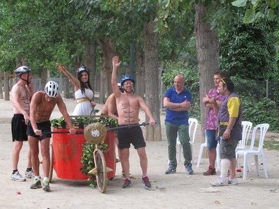 El tinent d’alcalde i regidor del barri de Pardinyes, Rafael Peris, ha assistit a la cursa en la qual han participat una dotzena de vehicles.