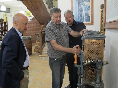 L'espai expositiu es pot visitar tots els dissabtes al matí.
