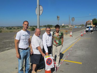El paer en cap, amb Marta Camps i Txema Alonso, ha visitat aquest matí el nou aparcament gratuït amb el president de l’AV del Secà, Julián Garrido.