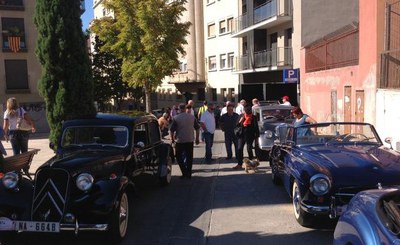 Aquest diumenge s’ha fet el primer esmorzar medieval, que s’ha complementat amb la tradicional exhibició i ruta de vehicles històrics pels carrers de….