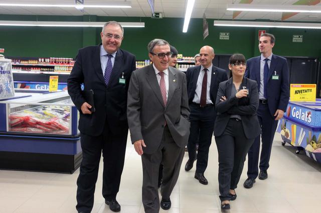 En aquest supermecat s'han invertit 3 milions d'euros i compta amb una plantilla de 38 persones