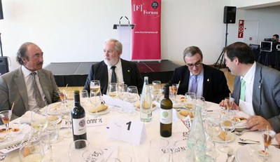 L'alcalde, amb el conseller d'Agricultura, Josep Maria Pelegrí, el Ministre d'Agricultura, Miguel Arias Cañete, i Juli Vilagrassa,soci fundador del F….