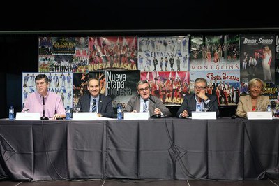 Els cartells de les orquestres que actuaran a Lleida ha presidit la presentació dels Diumenges de Ball a La Llotja..