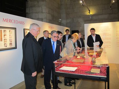 L'alcalde Ros i el bisbe Piris, a l'exposició sobre els màrtirs de Lleida que es pot visitar fins al 8 de desembre a la Catedral Nova.