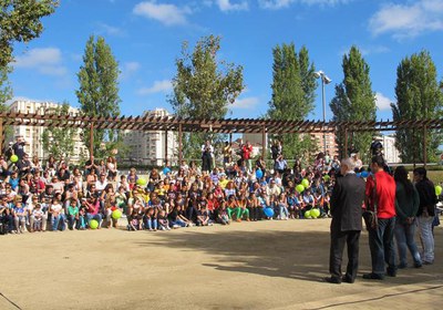 El regidor Castillo ha donat la benvinguda als nens a la festa "la tornada a l'escola".