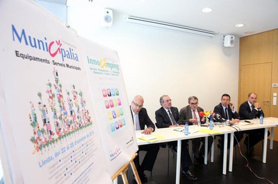 L'alcalde de Lleida, Àngel Ros, ha destacat que Municipàlia s’ha convertit en l’única fira d’equipaments i serveis per a les ciutats i pobles de tot ….