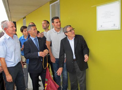 Descobriment de la placa inaugural del Centre de Piragüisme de Lleida Saúl Craviotto.