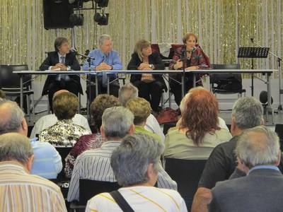 Sara Mestres i Dolors Arderiu han presidit la sessió..