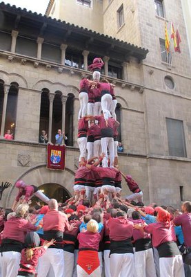 A la Diada de la Colla, els Castellers de Lleida han descarregat un 5/7, un 4/7 amb agulla i un 3/7.