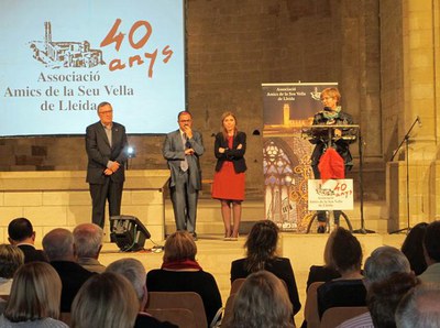 L'acte de lliurament dels Premis Seu Vella s'ha fet a la nau central del monument.