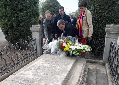 L'Ajuntament ha homenatjat aquest any el metge i poeta lleidatà Lluís Roca Florejachs (1830-1882).