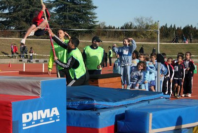 Els joves esportistes han gaudit de les activitats esportives durant tot el matí.