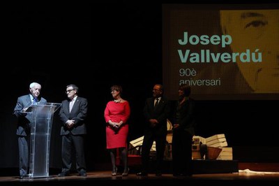 L'escriptor Josep Vallverdú ha complert any 90 anys i celebra la 30a edició del premi d'assaig  que duu el seu nom..