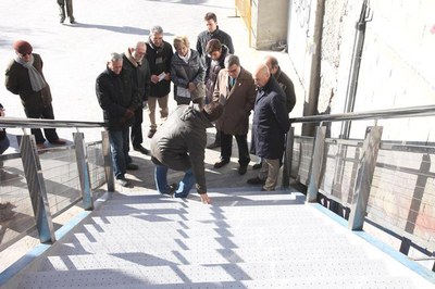 L'actuació ha consistit bàsicament en la renovació del paviment de les escales per evitar relliscades.