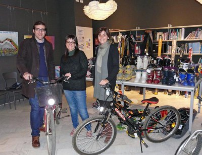 El regidor Yuguero ha visitat aquesta tarda el mercat, que durant tot el dia ha registrat una bona afluència de públic interessada en comprar, vendre….