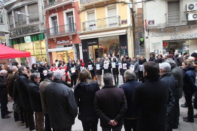 L'alcalde de Lleida, Àngel Ros, i el president de l'Associació Antisida Lleida, Joan Fibla, han presidit l'acte de lectura del manifest.