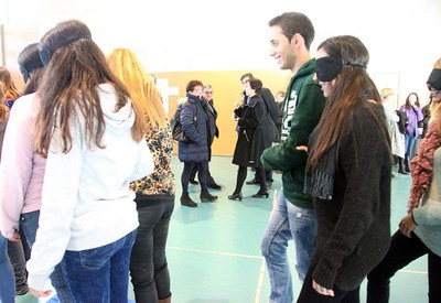 Els nois i noies s'han posat en el lloc de persones invidents dins de la gimcana que se celebra cada any coincidint amb celebració del Dia Internacio….