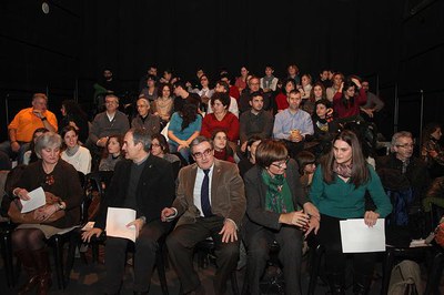 L'alcalde de Lleida, Àngel Ros, ha estat acompanyat del tinent d'alcalde, Josep Presseguer, així com de la secretària del col·legi de Treball Social ….