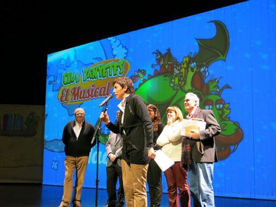 Set centres educatius de Lleida han participat avui en la funció escolar que el Club Banyetes ha ofert a la Llotja.