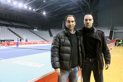 El regidor d'Esports, Txema Alonso, amb el director de la competició, el lleidatà Albert Costa..