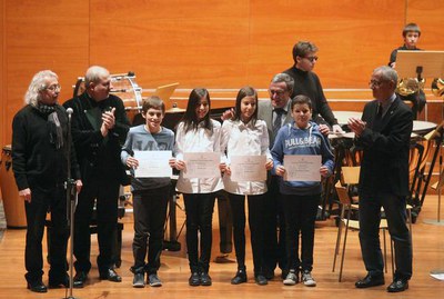 L’alcalde Ros ha felicitat les festes a tots els alumnes i les seves famílies i ha refermat l’aposta de la Paeria per les arts.