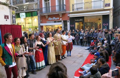 Es alumnes de 1r dels Estudis Professionals d’Art Dramàtic han la seva primera posada en escena amb públic i al carrer.