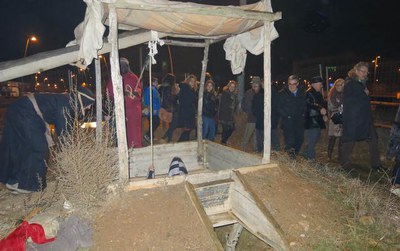 El paer en cap, Àngel Ros, acompanyat de Montse Parra, Fèlix Larrosai Joan Gómez, ha fet l’habitual visita al pessebre, que es caracteritza per ser e….