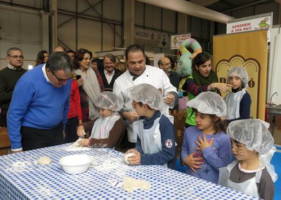 L'alcalde i diversos regidors han inaugurat Cucalòcum i han visitat els diferents espais i activitats infantils.