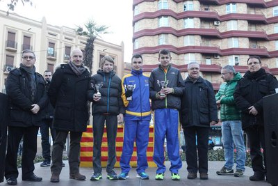 Fotografia amb els guanyadors en la categoria masculina.