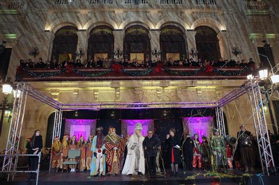 La Cavalcada 2014 ha acabat enguany davant la Paeria, a l'avinguda de Blondel.