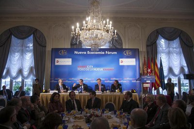 Prop de 200 persones de sectors econòmics, empresarials i vinculats a empreses de noves tecnologies han assistit a la xerrada..