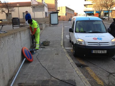 També s'han fet reposicions de senyalització a la plaça Joan XXII.