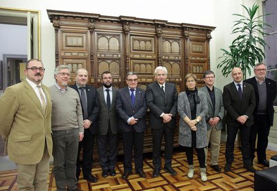 L’alcalde de Lleida ha encapçalat la delegació lleidatana que ha lliurat al conseller de Cultura la memòria que recull els valors i criteris que han ….