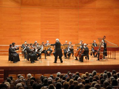 Zoltán Kocsis, dirigint l'Orquestra Filarmònica Nacional d'Hongria, en el que ha setat dels millors concerts de la temporada a l’Auditori.