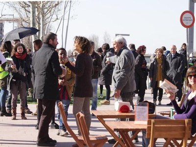 El rodatge de la pel·lícula ha atret multitud de curiosos.