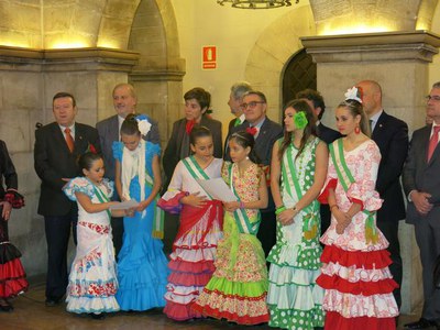 El paer en cap ha presidit l’ofrena floral a Blas Infante per celebrar el Dia d’Andalusia, que s’ha fet al Pati de la Paeria.