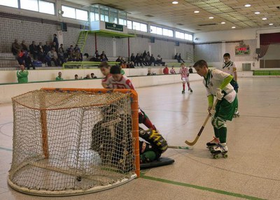 L'alcalde Ros, amb el president del Lleida Llista Blava, Enric Duch, ha felicitat l’equip lleidatà, que ha aconseguit passar a la semifinal.
