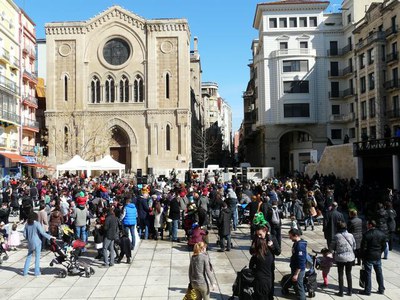 Animació infantil de Plou i fa Sol, amb l'espectable Boti Boti, en el marc del Carnestoltes 2014 a Lleida.