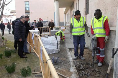 Dins de lla campanya “Fem Dissabte al teu barri” es farà una neteja de voreres, calçades, embornals, places, contenidors, pintades, etc. així com la ….