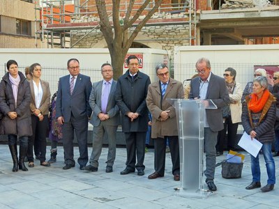 Jesús Riverola ha conduït l'acte unitari del Dia de la Dona i Carme Bellet ha llegit el manifest.