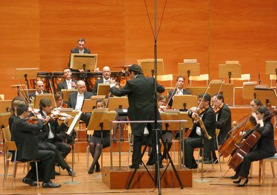 L’Orquestra Simfònica Julià Carbonell de les Terres de Lleida, a l'Auditori Municipal Enric Granados.