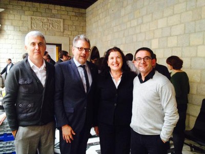 El tinent d'alcalde Larrosa, amb la degana de la Facultat de Turisme de la UdG, Dolros Vidal, i el director d'Insetur, Josep Antoni Donaire, en una j….