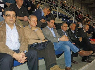 L'alcalde Ros, a la llotja del Barris Nord, en el partit que el Força Lleida ha guanyat a l'Osca per 95 a 91, amb dues pròrrogues.