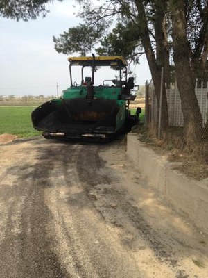 Aquest divendres s'han dut a terme els treballs d'asfaltatge al camí Travessia Mariola, a Vallcalent, un cop s'ha fet la renovació de tota la xarxa d….