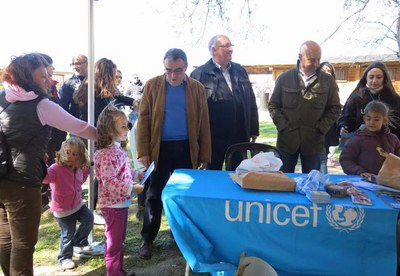 La jornada festiva sobre l'aigua compta amb una vessant solidària, com en anteriors edicions. Enguany, hi han participat Unicef i Creu Roja.