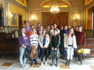 Yuguero ha explicat als alumnes de 4rt d’ESO de l’IES Ronda el funcionament de l'Ajuntament de Lleida al Saló de Plens.